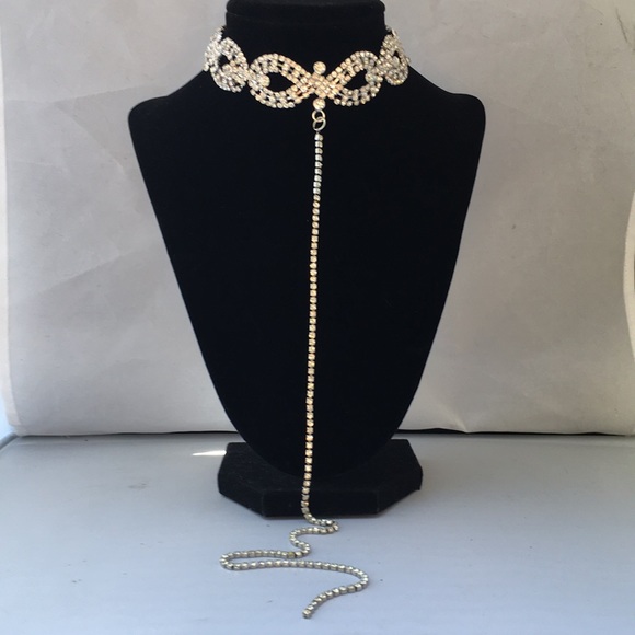 New! Rhinestone Statement Necklace - Picture 4 of 7